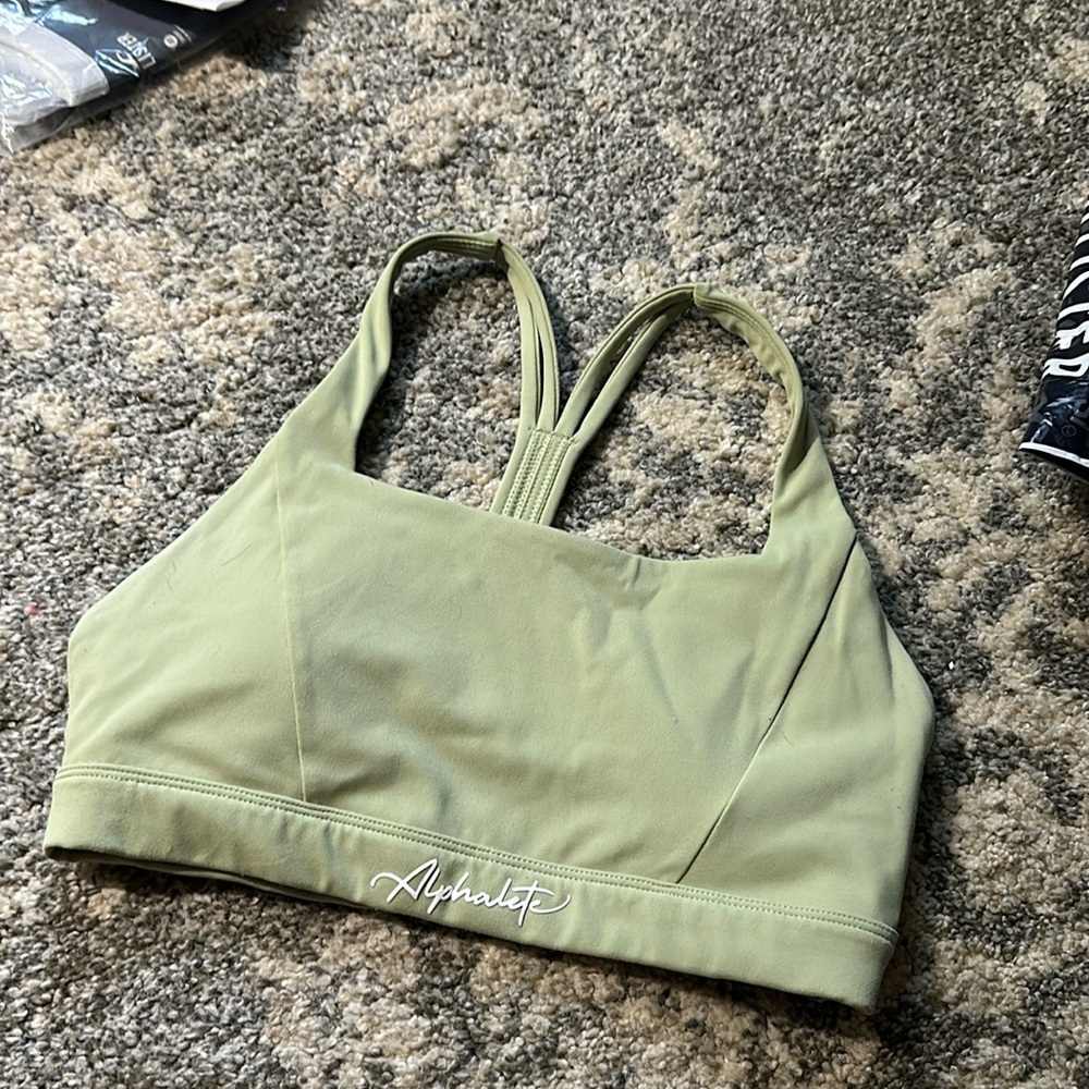 Alphalete sports bra